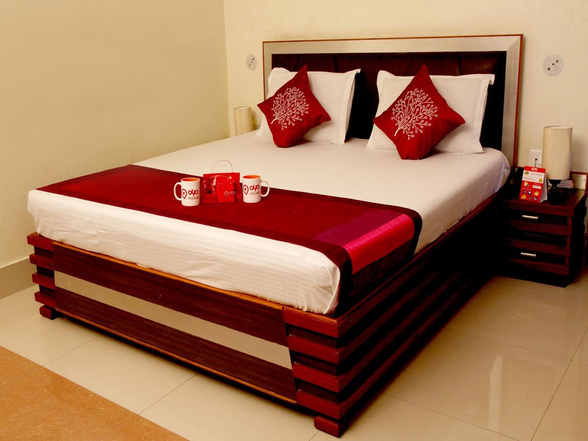 Oyo 2054 New Hotel Broadway Varanasi Eksteriør bilde
