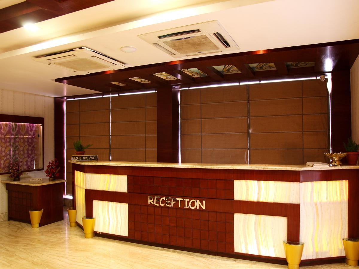 Oyo 2054 New Hotel Broadway Varanasi Eksteriør bilde