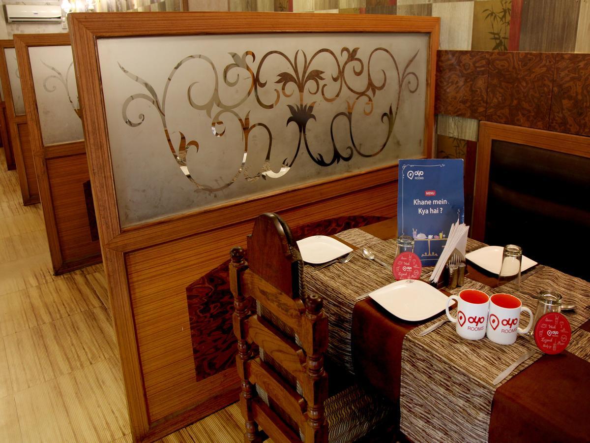 Oyo 2054 New Hotel Broadway Varanasi Eksteriør bilde