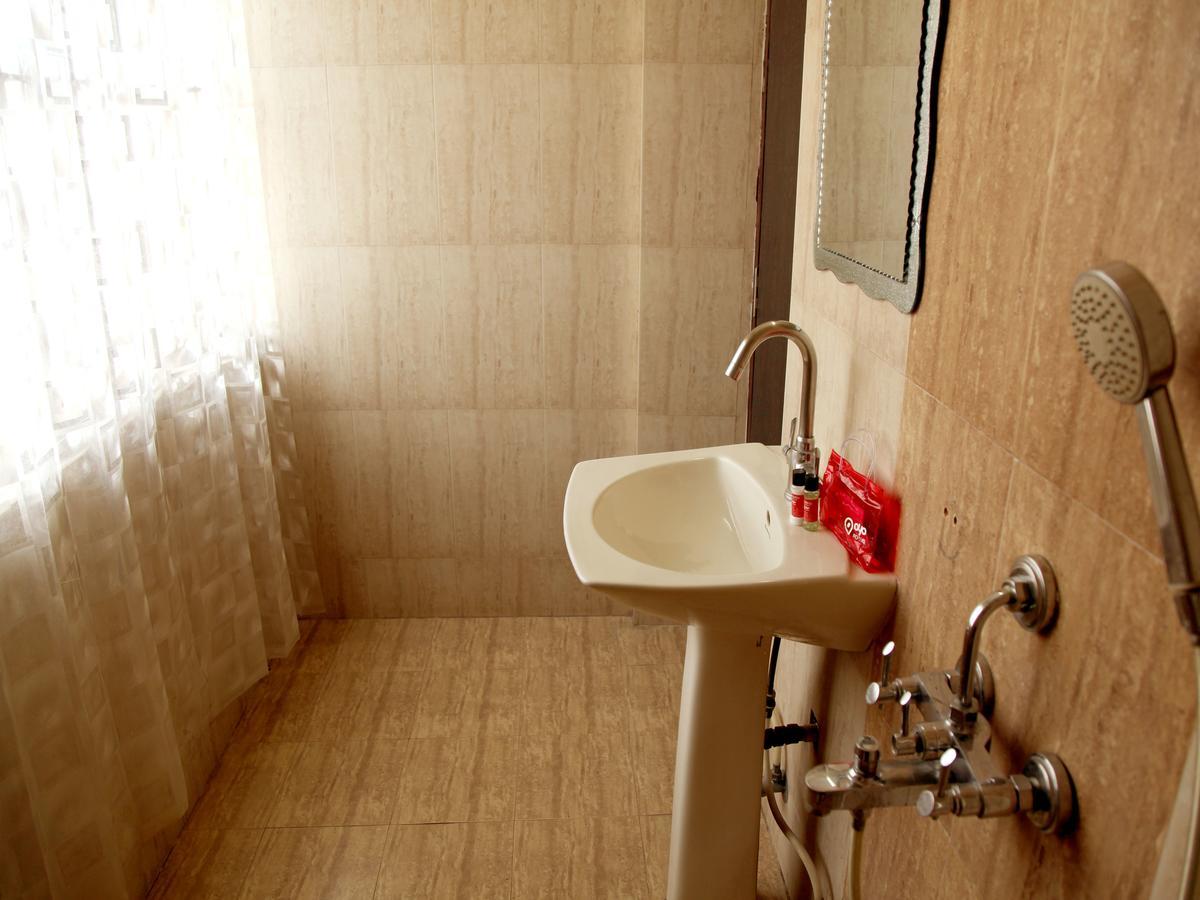Oyo 2054 New Hotel Broadway Varanasi Eksteriør bilde