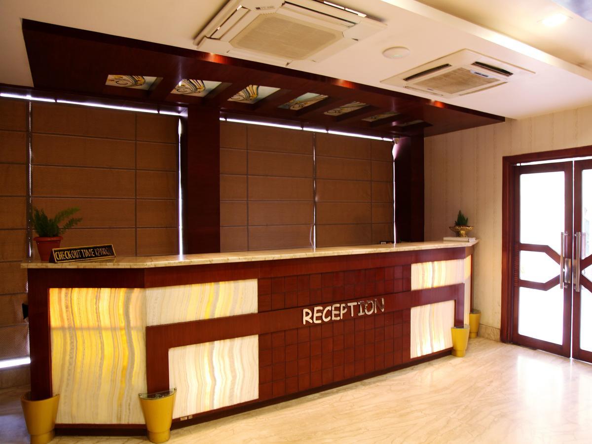 Oyo 2054 New Hotel Broadway Varanasi Eksteriør bilde