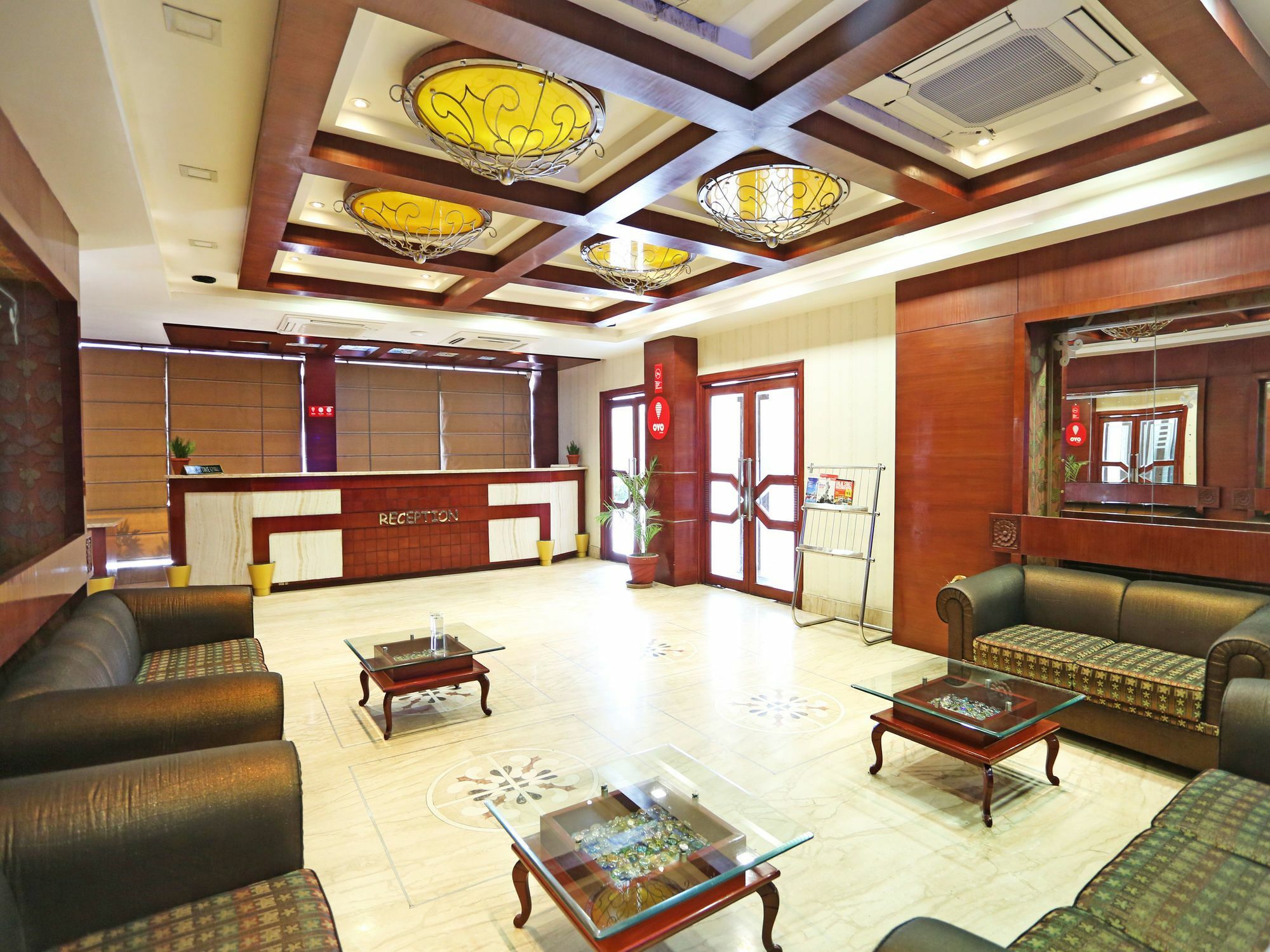 Oyo 2054 New Hotel Broadway Varanasi Eksteriør bilde