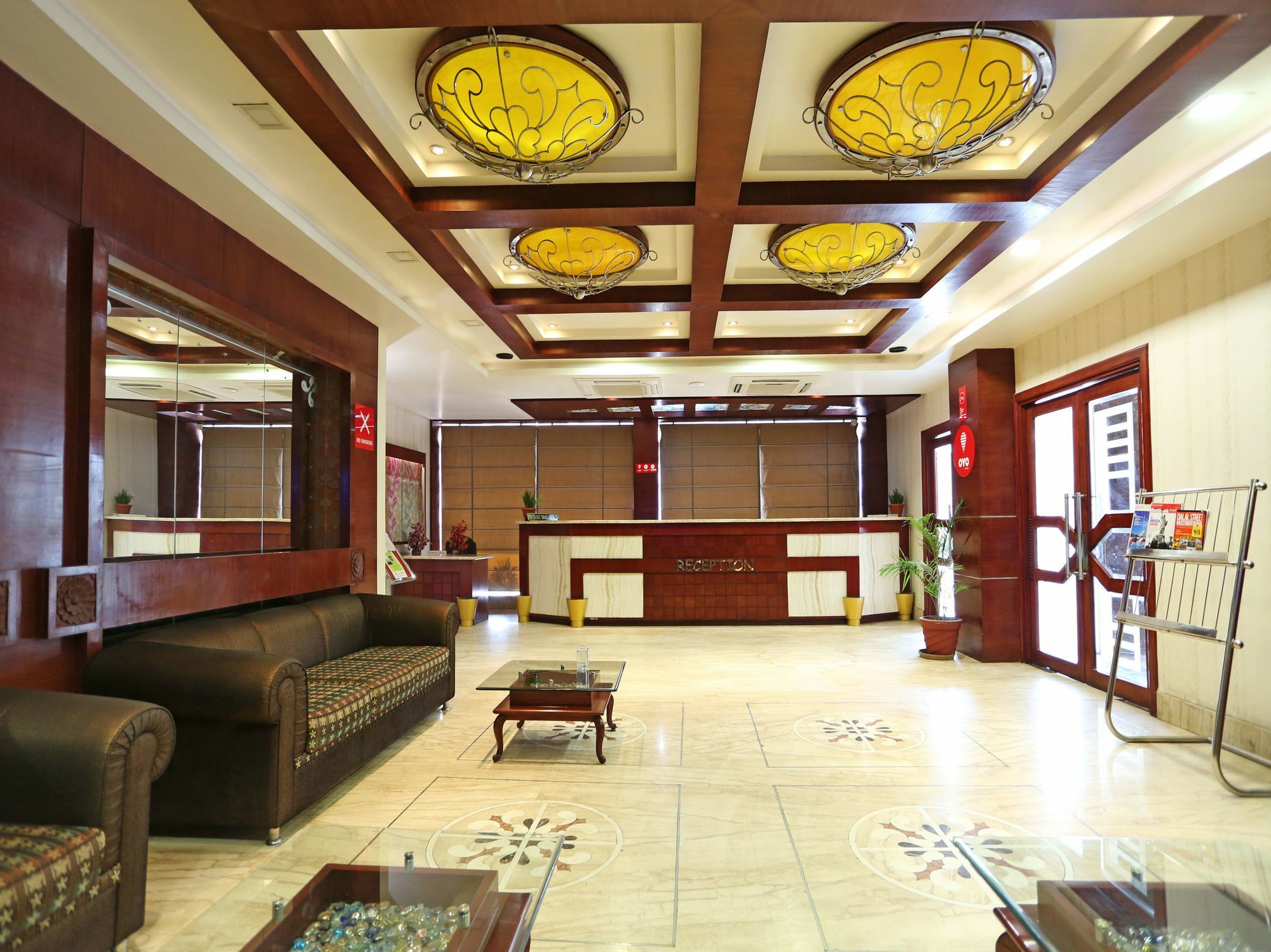 Oyo 2054 New Hotel Broadway Varanasi Eksteriør bilde