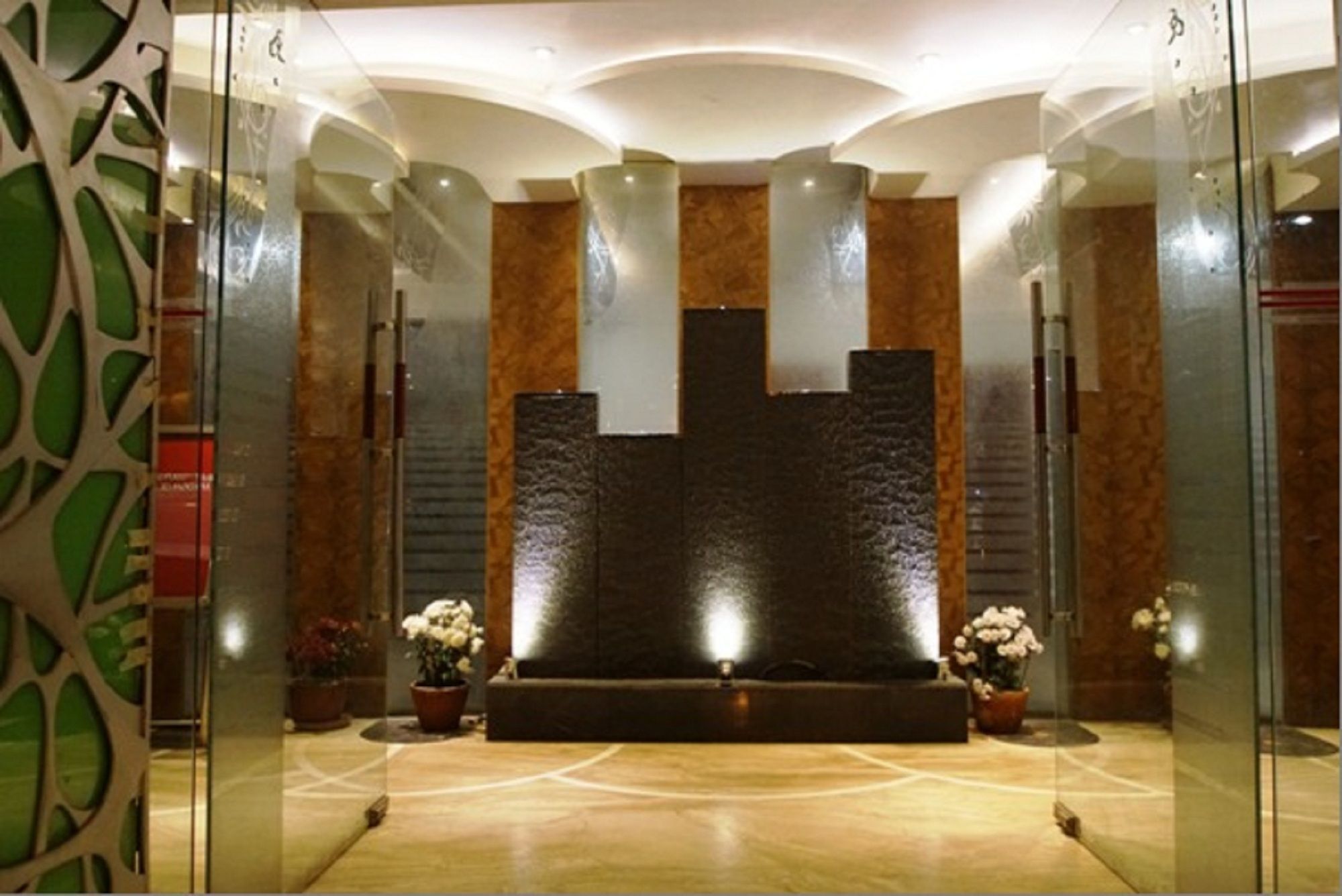 Oyo 2054 New Hotel Broadway Varanasi Eksteriør bilde