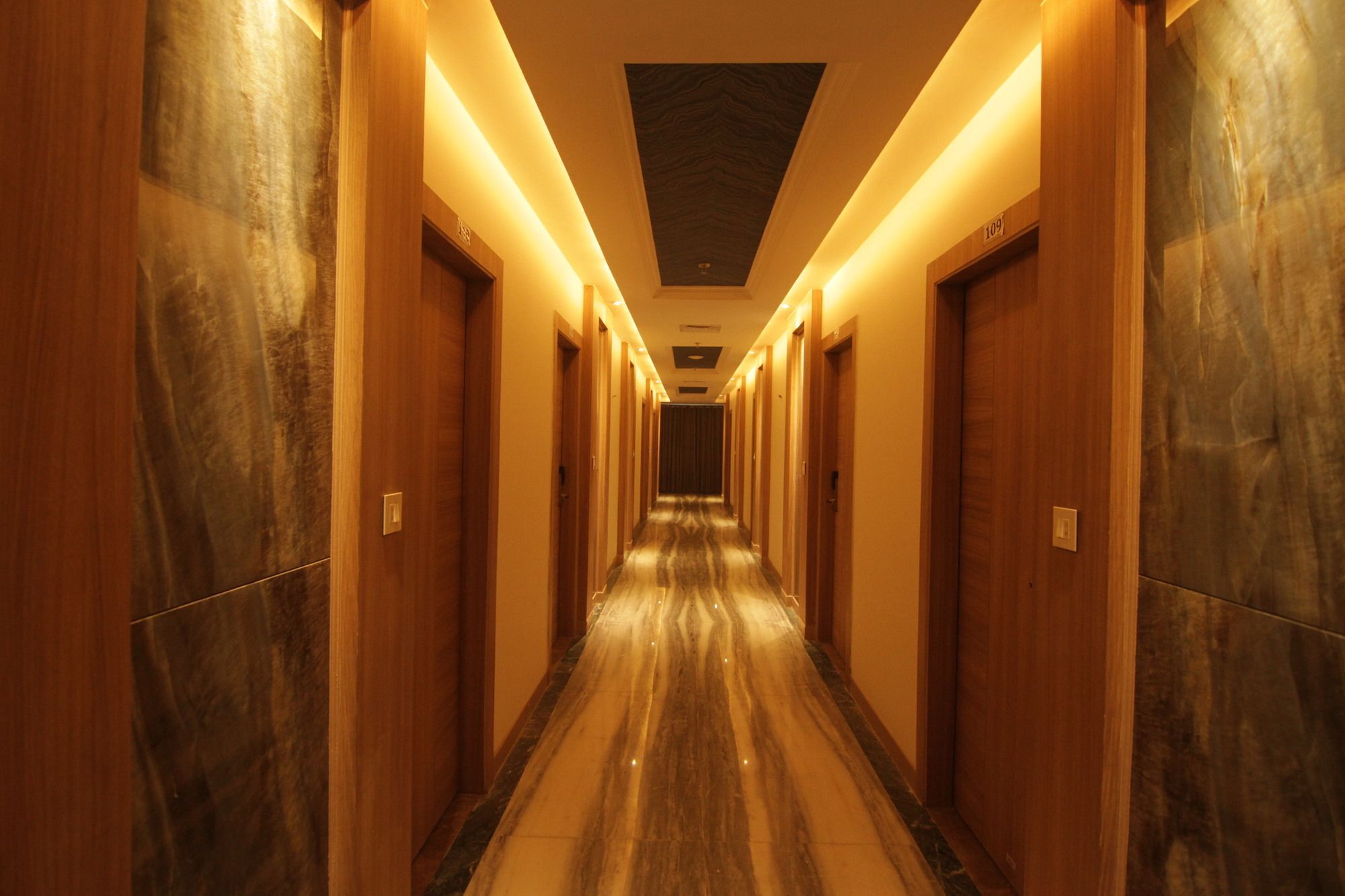 Oyo 2054 New Hotel Broadway Varanasi Eksteriør bilde