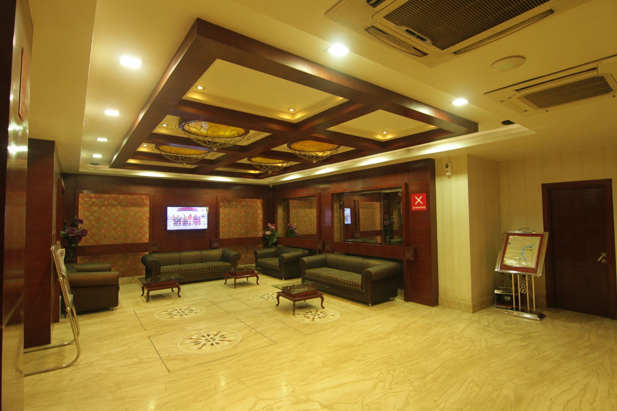 Oyo 2054 New Hotel Broadway Varanasi Eksteriør bilde